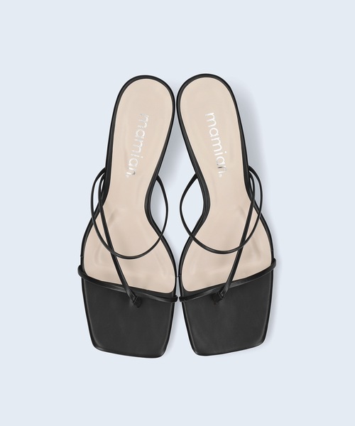 MAMIAN（マミアン）の「ワイドスクエアトゥ ナローストラップ トングサンダル (4.0cmヒール)（サンダル・レディース・ライトカーキ/ブラック/グレイッシュベージュ・M/LL/L/S）」の7枚目の写真