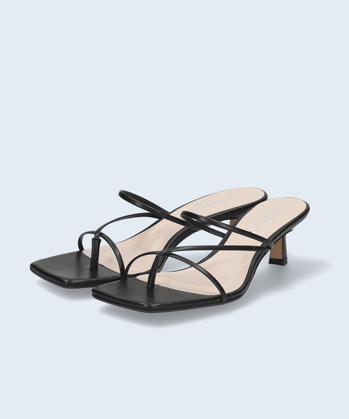 MAMIAN（マミアン）の「ワイドスクエアトゥ ナローストラップ トングサンダル (4.0cmヒール)（サンダル・レディース・ライトカーキ/ブラック/グレイッシュベージュ・M/LL/L/S）」の16枚目の写真