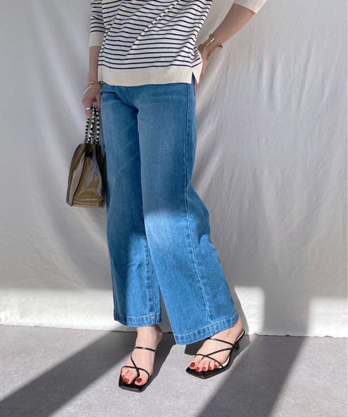 MAMIAN（マミアン）の「ワイドスクエアトゥ ナローストラップ トングサンダル (4.0cmヒール)（サンダル・レディース・ライトカーキ/ブラック/グレイッシュベージュ・M/LL/L/S）」の19枚目の写真