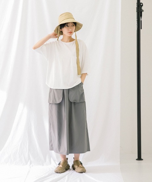 EKAL(エカル)の「ショートスリーブロングテールロゴTシャツ(Tシャツ/カットソー・レディース・ブラック/オフホワイト/オレンジ系その他・ONE)」の17枚目の写真