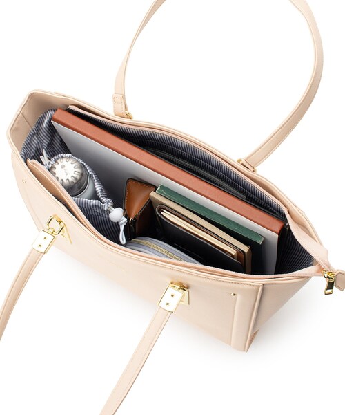 Ober Tashe(オーバータッシェ)の「ロゴ型押し3層トート(トートバッグ・レディース・アイボリー/ブラック/ピンク系/ブルー/ネイビー・FREE)」の13枚目の写真