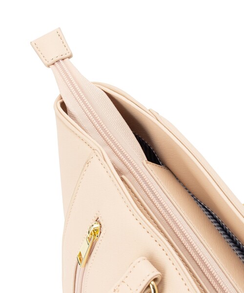 Ober Tashe(オーバータッシェ)の「ロゴ型押し3層トート(トートバッグ・レディース・アイボリー/ブラック/ピンク系/ブルー/ネイビー・FREE)」の9枚目の写真