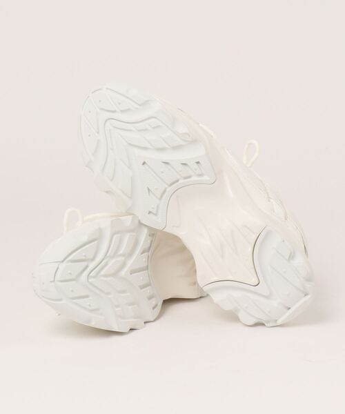 NIKE(ナイキ)の「NIKE WMNS TC 7900 DD9682-100(スニーカー・レディース・ホワイト・25㎝/23.5㎝/24㎝/23㎝/24.5㎝)」の4枚目の写真