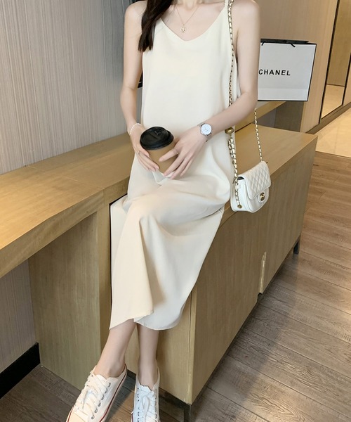 shopnikoniko(ショップニコニコ)の「キャミワンピース ロング フレア 細ストラップ(ワンピース・レディース・ホワイト/ブラック・フリー)」の16枚目の写真