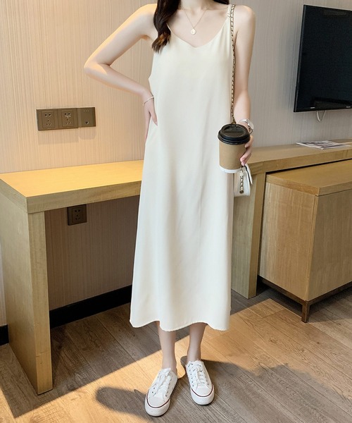 shopnikoniko(ショップニコニコ)の「キャミワンピース ロング フレア 細ストラップ(ワンピース・レディース・ホワイト/ブラック・フリー)」の15枚目の写真
