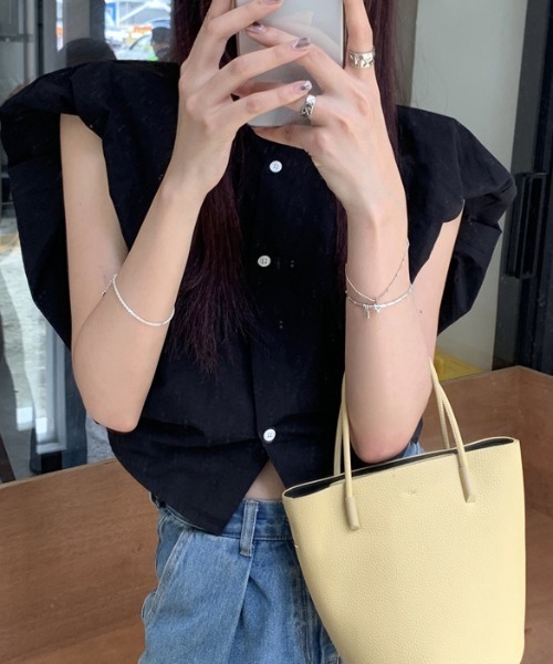deux amour(ドゥーザムール)の「ショルダーデザイン襟付きブラウス(Tシャツ/カットソー・レディース・ブラック/ホワイト・FREE)」の8枚目の写真