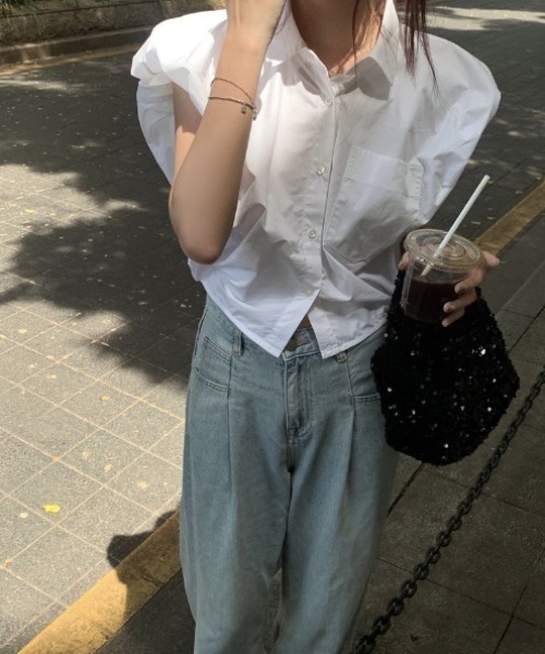 deux amour(ドゥーザムール)の「ショルダーデザイン襟付きブラウス(Tシャツ/カットソー・レディース・ブラック/ホワイト・FREE)」の4枚目の写真
