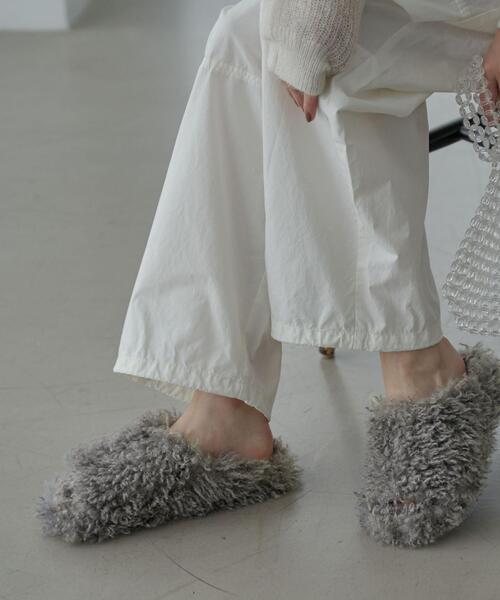 coen（コーエン）の「ボリュームフェイクファーサンダル（サンダル・レディース・ダークグレー/ブラウン・M/S/L）」の4枚目の写真