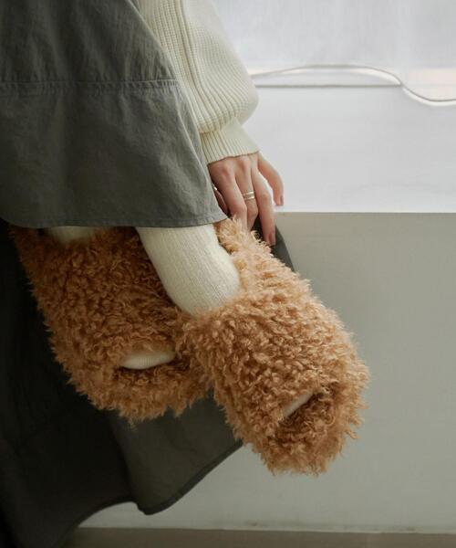 coen（コーエン）の「ボリュームフェイクファーサンダル（サンダル・レディース・ダークグレー/ブラウン・M/S/L）」の5枚目の写真