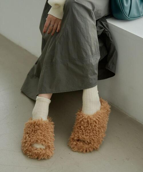 coen（コーエン）の「ボリュームフェイクファーサンダル（サンダル・レディース・ダークグレー/ブラウン・M/S/L）」の6枚目の写真