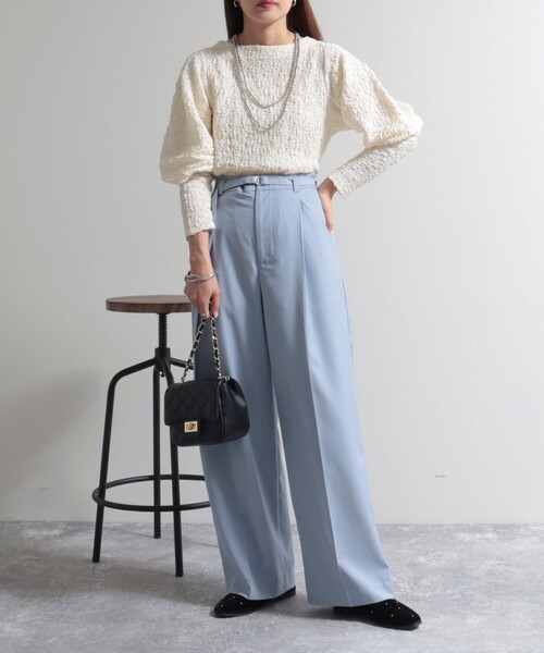 fredy emue(フレディエミュ)の「ベルト付きタックパンツ(スラックス・レディース・サックスブルー/ブラック/ベージュ・36/38)」の6枚目の写真