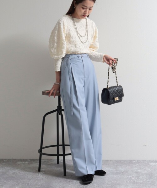 fredy emue(フレディエミュ)の「ベルト付きタックパンツ(スラックス・レディース・サックスブルー/ブラック/ベージュ・36/38)」の7枚目の写真