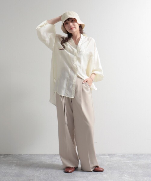 fredy emue(フレディエミュ)の「ベルト付きタックパンツ(スラックス・レディース・サックスブルー/ブラック/ベージュ・36/38)」の14枚目の写真