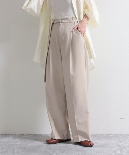 fredy emue(フレディエミュ)の「ベルト付きタックパンツ(スラックス・レディース・サックスブルー/ブラック/ベージュ・36/38)」の17枚目の写真