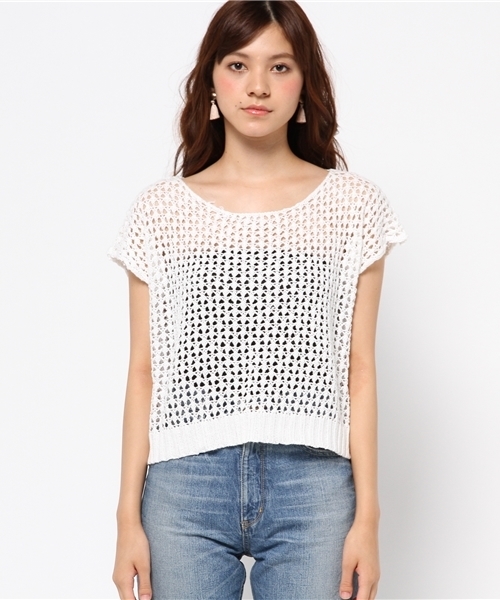 AZUL by moussy（アズールバイマウジー）の「C/R透かし編みクロプト半袖PO（ニット/セーター・レディース・ホワイト/ベージュ・SMALL/LARGE/MEDIUM）」の3枚目の写真