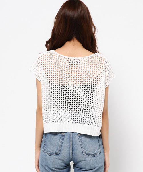 AZUL by moussy（アズールバイマウジー）の「C/R透かし編みクロプト半袖PO（ニット/セーター・レディース・ホワイト/ベージュ・SMALL/LARGE/MEDIUM）」の5枚目の写真