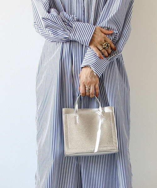 Three Four Time(スリーフォータイム)の「【cache cache 】メタリックナノパーテーション2WAYBAG(トートバッグ・レディース・シルバー/ブラック・FREE)」の2枚目の写真