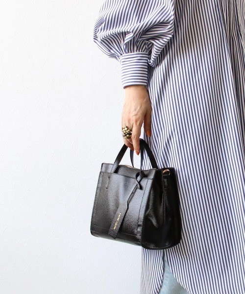 Three Four Time(スリーフォータイム)の「【cache cache 】メタリックナノパーテーション2WAYBAG(トートバッグ・レディース・シルバー/ブラック・FREE)」の1枚目の写真