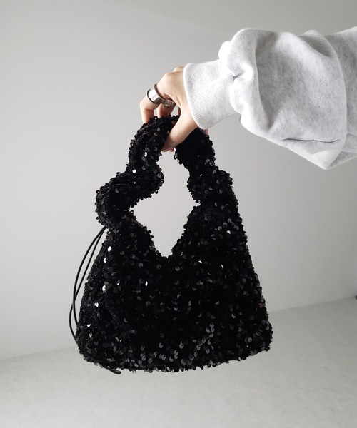 me+em select(ミームセレクト)の「【 2color 】スパンコールシャーリングスクエアハンドバッグ(ハンドバッグ・レディース・ブラック/シルバー系その他・FREE)」の17枚目の写真