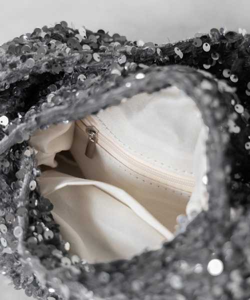 me+em select(ミームセレクト)の「【 2color 】スパンコールシャーリングスクエアハンドバッグ(ハンドバッグ・レディース・ブラック/シルバー系その他・FREE)」の5枚目の写真