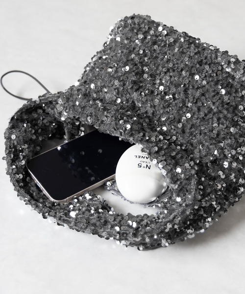 me+em select(ミームセレクト)の「【 2color 】スパンコールシャーリングスクエアハンドバッグ(ハンドバッグ・レディース・ブラック/シルバー系その他・FREE)」の7枚目の写真