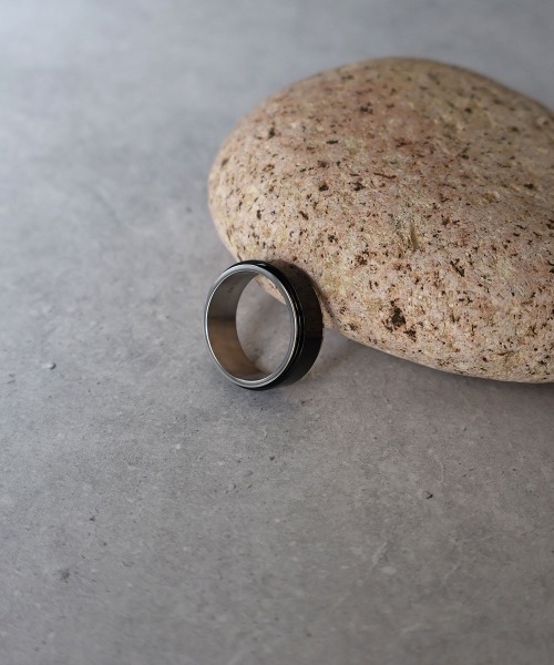 4INT.（フォイント）の「ブラックライン リング / サージカルステンレス316L (金属アレルギー対応)（リング・メンズ・B/C/A/D・18号/16号）」の21枚目の写真