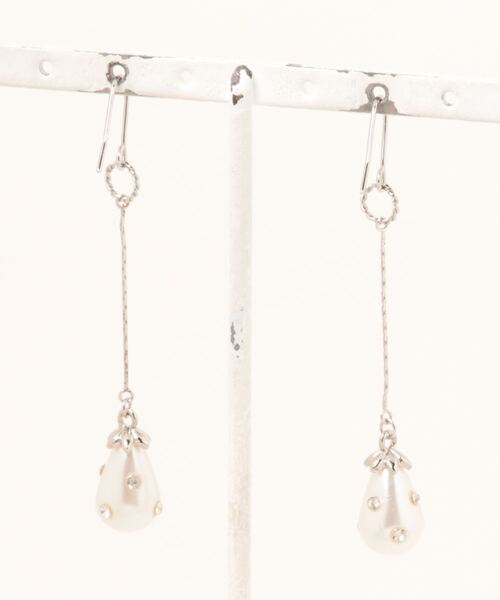 tone（トーン）の「【Astyle】ストロベリーステンレスピアス(MA)（ピアス（両耳用）・レディース・シルバー・FREE）」の4枚目の写真