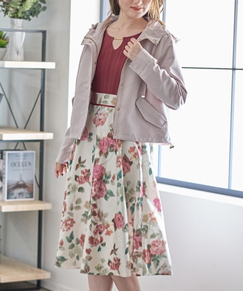 ⚫︎美品 TO BE CHIC シュクレフラワーレースコンビパーカー　44 tocco closet（トッコ クローゼット）の「フードフラワーレース