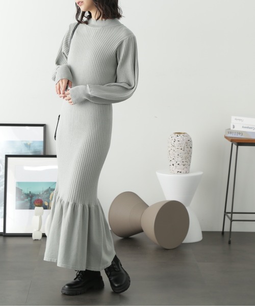 FREE'S MART（フリーズマート）の「ウォームストレッチバックパールボタンニットワンピース（ワンピース・レディース・ライトグリーン/ピンクベージュ/スミクロ・SMALL/MEDIUM）」の12枚目の写真