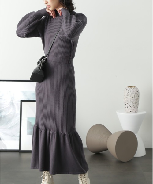 FREE'S MART（フリーズマート）の「ウォームストレッチバックパールボタンニットワンピース（ワンピース・レディース・ライトグリーン/ピンクベージュ/スミクロ・SMALL/MEDIUM）」の5枚目の写真