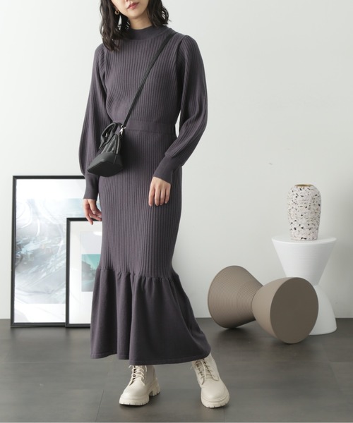 FREE'S MART（フリーズマート）の「ウォームストレッチバックパールボタンニットワンピース（ワンピース・レディース・ライトグリーン/ピンクベージュ/スミクロ・SMALL/MEDIUM）」の7枚目の写真