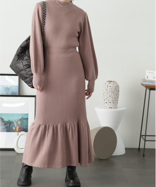 FREE'S MART（フリーズマート）の「ウォームストレッチバックパールボタンニットワンピース（ワンピース・レディース・ライトグリーン/ピンクベージュ/スミクロ・SMALL/MEDIUM）」の14枚目の写真