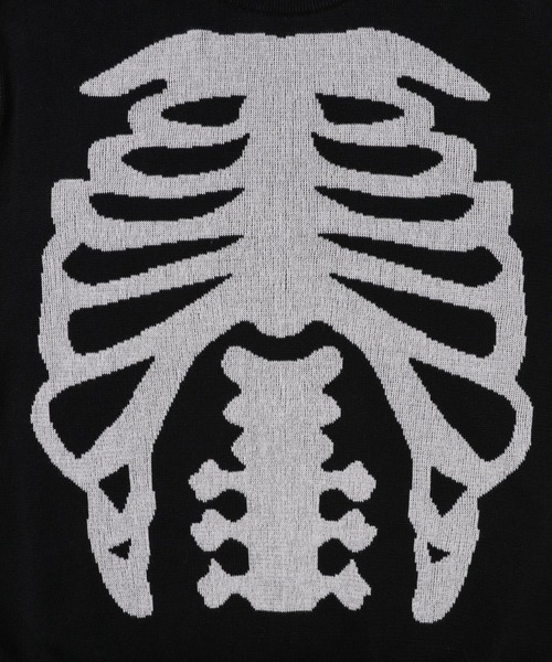 TAKAHIROMIYASHITATheSoloIst.（タカヒロミヤシタザソロイスト）の「crew neck sweater.(bone)（ニット/セーター・メンズ・ブラック×ブラック/ブラック×ホワイト・48/46/44）」の4枚目の写真