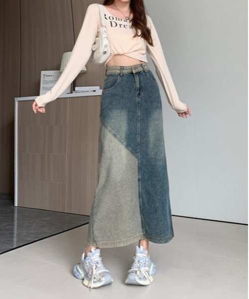 COMON+(コモンプラス)の「切替ロング丈デニムスカート(デニムスカート・レディース・インディゴブルー・L/M)」の2枚目の写真