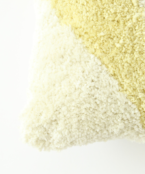 journal standard Furniture （ジャーナルスタンダードファニチャー）の「PICFAIR CUSHION　ピクフェアクッション 27cm　中材込み（クッション/クッションカバー・レディース・ネイビー/イエロー・FREE）」の8枚目の写真