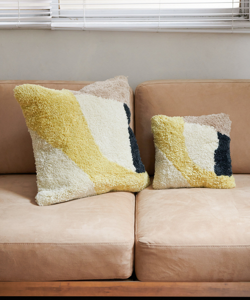 journal standard Furniture （ジャーナルスタンダードファニチャー）の「PICFAIR CUSHION　ピクフェアクッション 27cm　中材込み（クッション/クッションカバー・レディース・ネイビー/イエロー・FREE）」の18枚目の写真