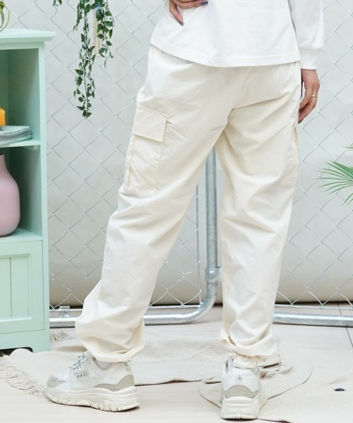 ELEMENT(エレメント)の「ELEMENT/エレメント カーゴパンツ 2WAY ドロスト ワイドパンツ BE023-713(カーゴパンツ・レディース・オフホワイト/ブラック・FREE)」の6枚目の写真