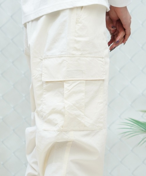 ELEMENT(エレメント)の「ELEMENT/エレメント カーゴパンツ 2WAY ドロスト ワイドパンツ BE023-713(カーゴパンツ・レディース・オフホワイト/ブラック・FREE)」の11枚目の写真