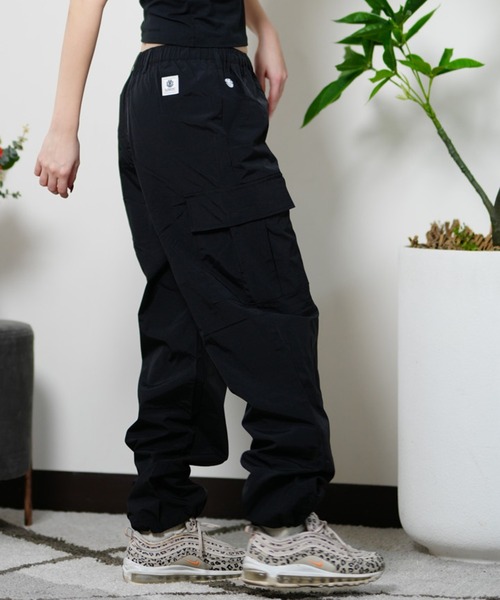 ELEMENT(エレメント)の「ELEMENT/エレメント カーゴパンツ 2WAY ドロスト ワイドパンツ BE023-713(カーゴパンツ・レディース・オフホワイト/ブラック・FREE)」の14枚目の写真