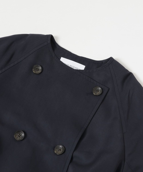 URBAN RESEARCH（アーバンリサーチ）の「ノーカラーロングトレンチコート（トレンチコート・レディース・ネイビー/ベージュ・38/36）」の3枚目の写真