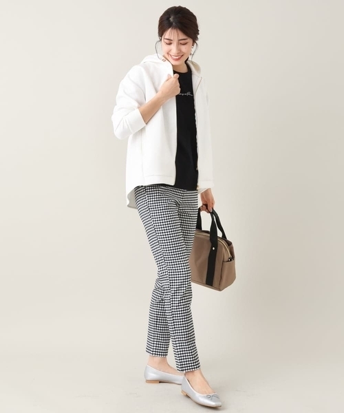 a.v.v（アーヴェヴェ）の「スクエアトゥバレエシューズ（バレエシューズ・レディース・レッド/シルバー・22.5/23.5/24.5）」の14枚目の写真