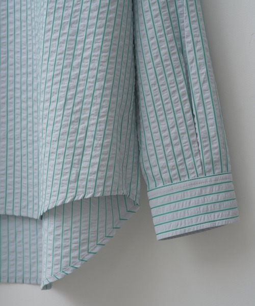 WHIMSIC（ウィムジック）の「【UNISEX】シアサッカーストライプシャツ（シャツ/ブラウス・メンズ・ブルー/グリーン/グレー・FREE）」の8枚目の写真