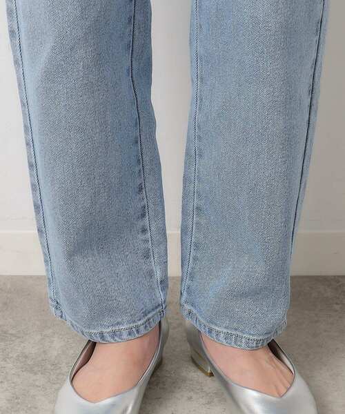 OPAQUE.CLIP（オペークドットクリップ）の「◆ストレッチカーブデニム／オーガニックコットン混【洗濯機洗い可】（デニムパンツ・レディース・ブルー/ライトブルー・40/38/36）」の16枚目の写真