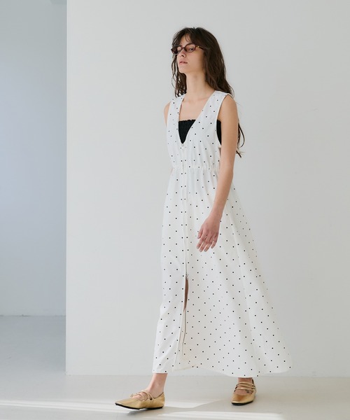 coca（coca）（コカ）の「パリフワVネックジッパージャンパー