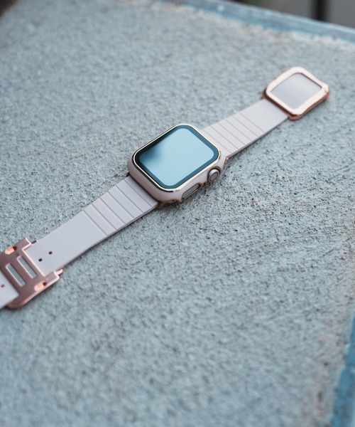 zandy(ズィーアンドワイ)の「zandy ズィーアンドワイ Apple Watch ケース&ベルトセット【ツヤハードケース】 アップルウォッチカバー& マグネットシリコンバンド // set8(デジタル腕時計・レディース・ブラック×ゴールド/グリーン/ブラック×ブラック/ブラック×シルバー/ブラック×レッド/ピンク/ホワイト×ブラック・S/M)」の7枚目の写真