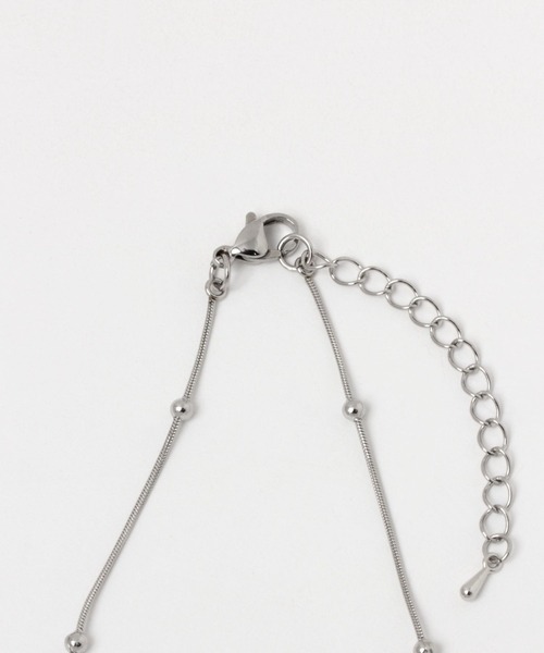 FOREVER 21（フォーエバー トゥエンティーワン）の「リボンモチーフネックレス2（ネックレス・レディース・シルバー・FREE）」の2枚目の写真