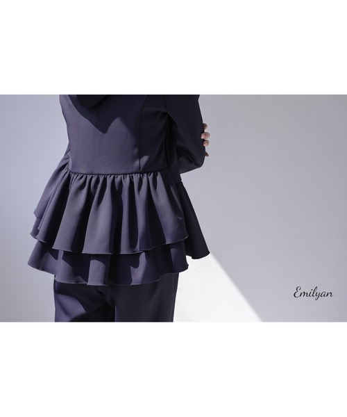 Emilyan（エミリアン）の「更に快適になった！無敵のフリルパーカー【UVカット98％！接触冷感！洗濯機OK♪全方位ストレッチ♪】つやポンチ・ティアードフリルパーカー（パーカー・レディース・オフホワイト/ネイビー/グレイッシュベージュ/ブラック・M/L/S）」の11枚目の写真