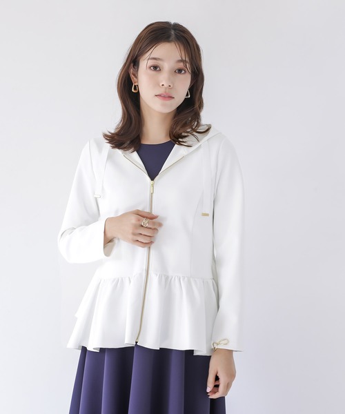 Emilyan（エミリアン）の「更に快適になった！無敵のフリルパーカー【UVカット98％！接触冷感！洗濯機OK♪全方位ストレッチ♪】つやポンチ・ティアードフリルパーカー（パーカー・レディース・オフホワイト/ネイビー/グレイッシュベージュ/ブラック・M/L/S）」の13枚目の写真