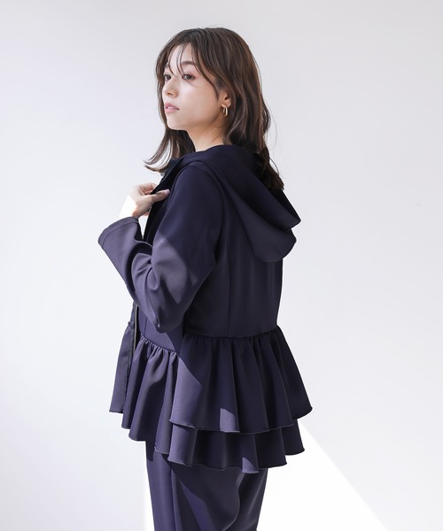 Emilyan（エミリアン）の「更に快適になった！無敵のフリルパーカー【UVカット98％！接触冷感！洗濯機OK♪全方位ストレッチ♪】つやポンチ・ティアードフリルパーカー（パーカー・レディース・オフホワイト/ネイビー/グレイッシュベージュ/ブラック・M/L/S）」の21枚目の写真