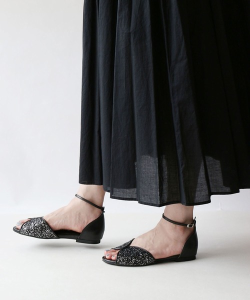 Fin（フィン）の「バタフライストラップサンダル【低反発スポンジ入り】（サンダル・レディース・ブラック/ブラック系その他/シルバー/パープル/ベージュ・LL/S/M/L）」の11枚目の写真